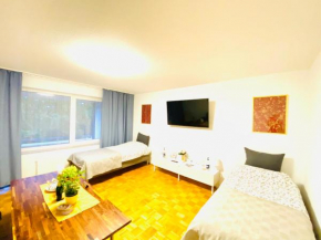 Welcome to Messe!!-Apartment&Balcony